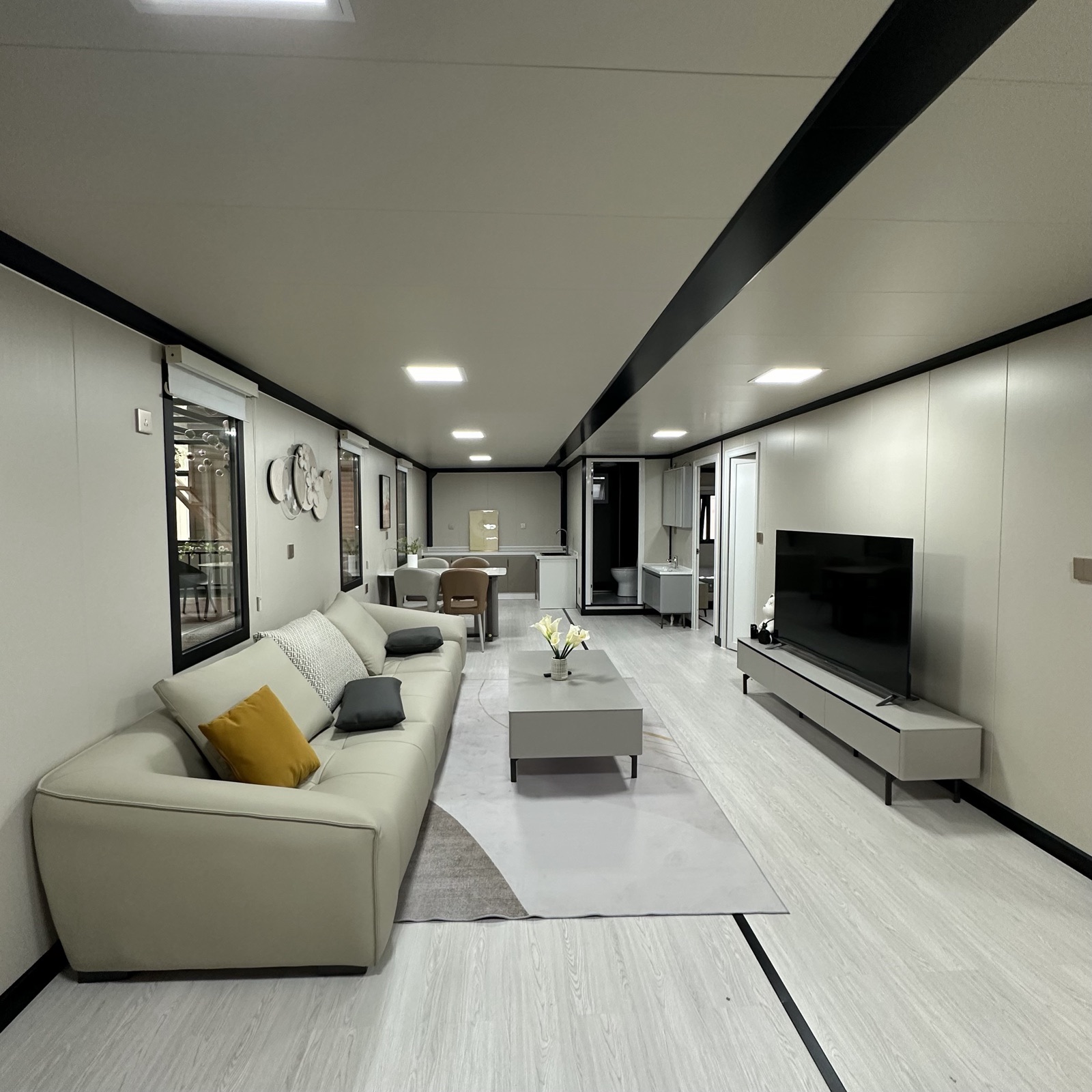 Furnished open-plan 30 ft house interior